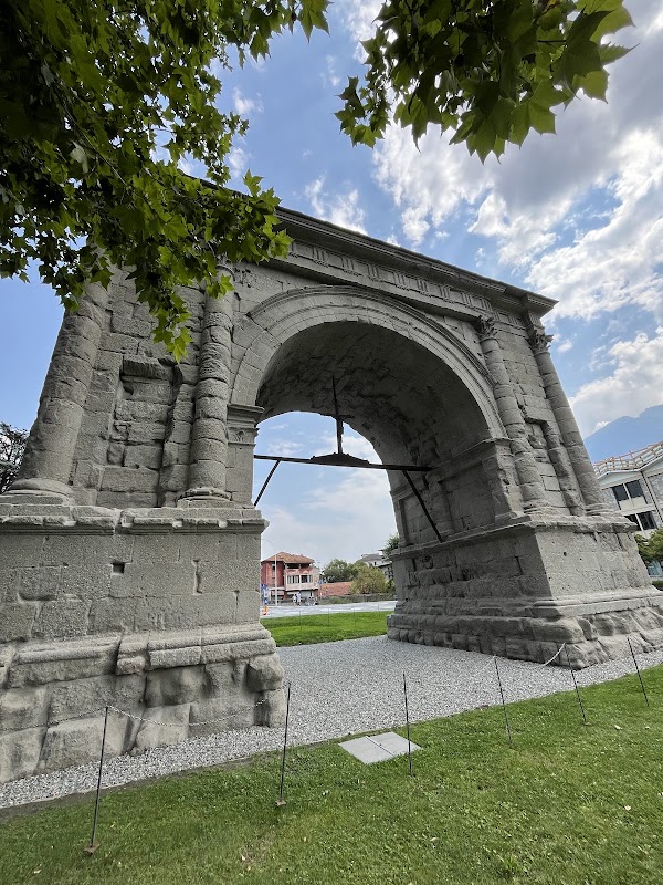 Arco di Augusto