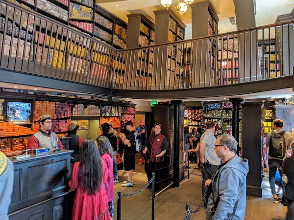 Ollivander's Wand Shop 4