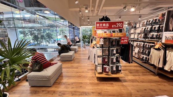 UNIQLO TAIPEI 2