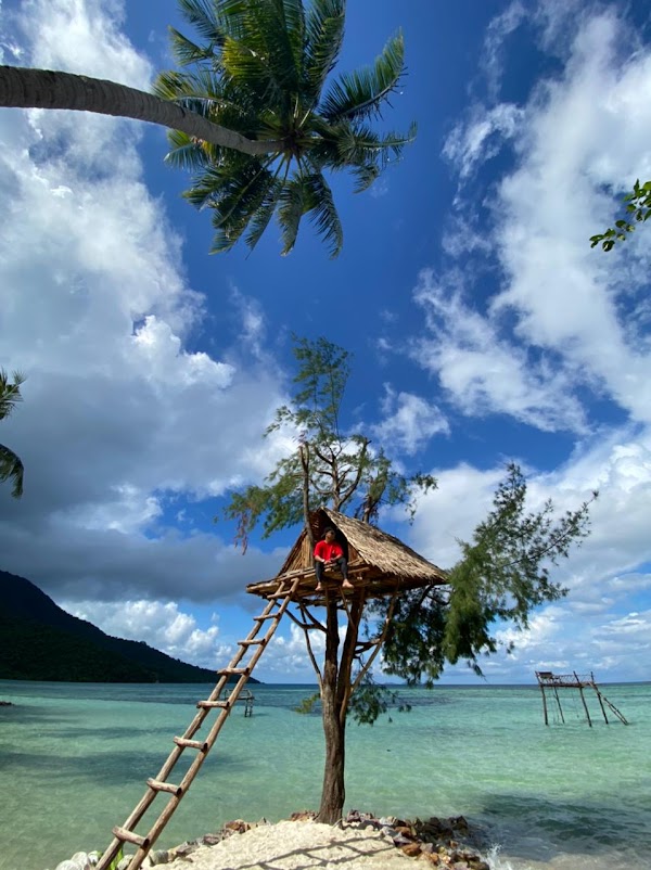 Pantai Bobby 4