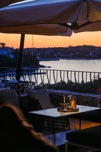 Zamira Lounge