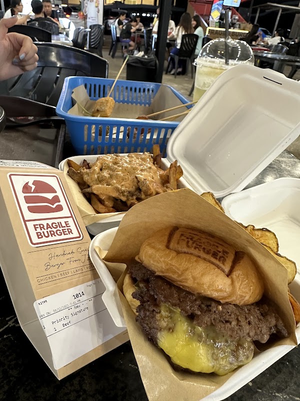 Fragile burger - Mount Austin 4