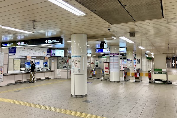 Higashi-Umeda Station 5