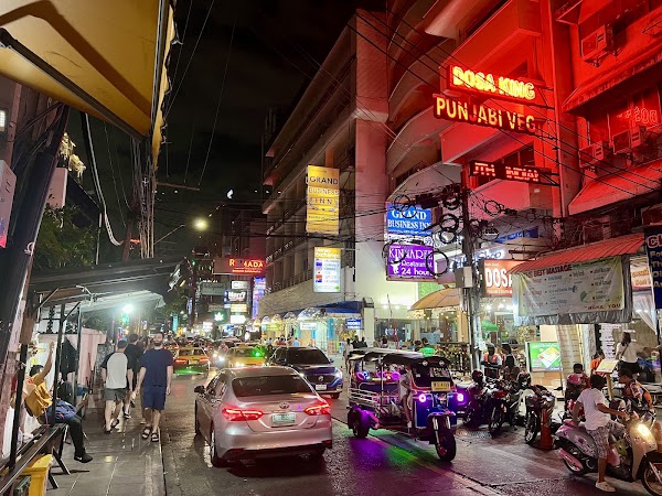 Sukhumvit 11 Alley