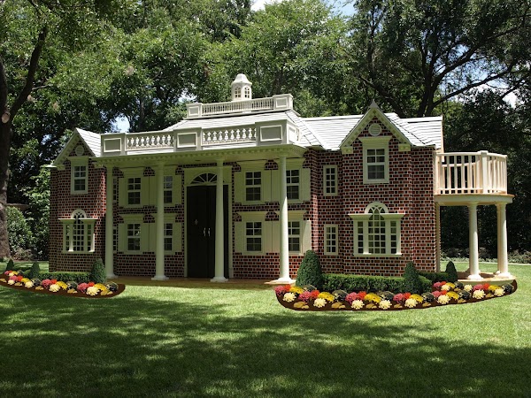 Lilliput Play Homes 4