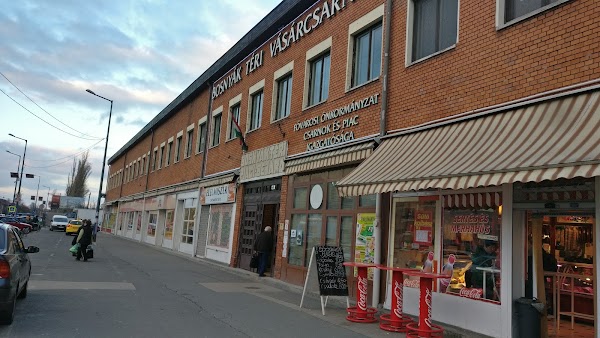 Bosnyák tér Market hall 1