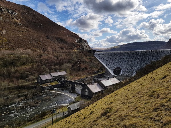 Caban Coch Dam 2