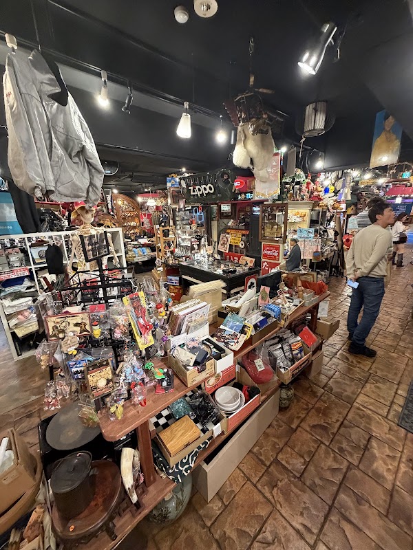 Amerikamura Free Market B.B GARAGE 4