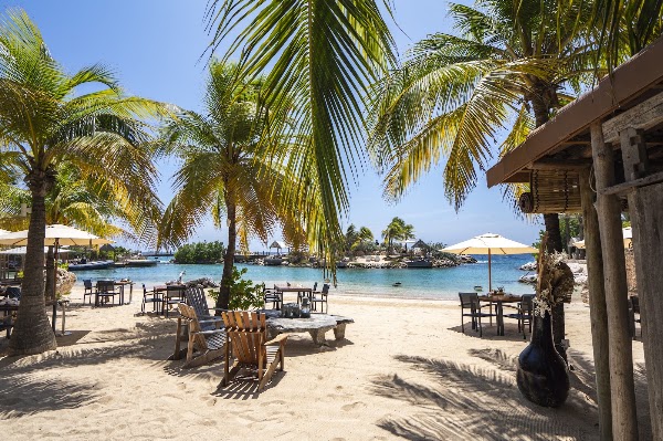 Baoase Culinary Beach Restaurant 4