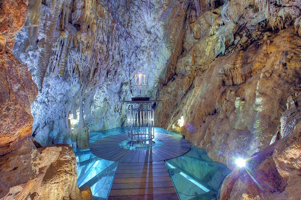 Cave Bar More 4