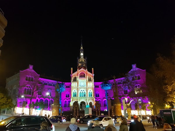 Plaça de la Sagrada Família 3