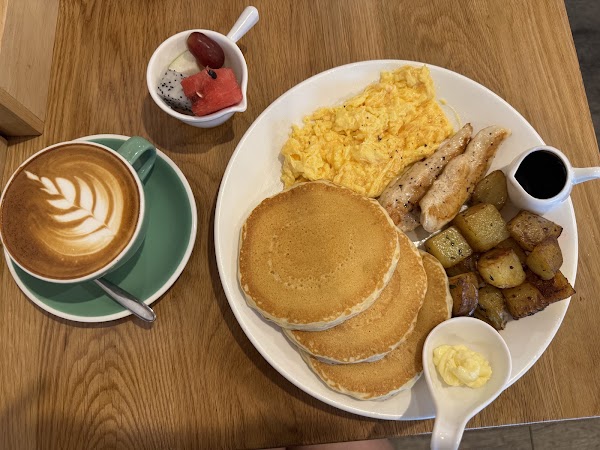 Breakfast Story Phrom Phong 3