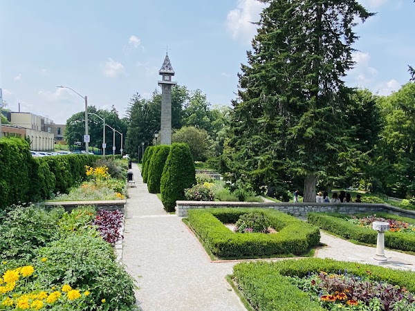 Shakespearean Gardens 4