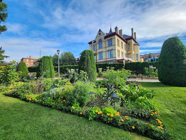 Shakespearean Gardens 3