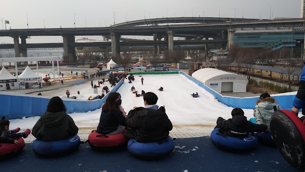 Ttukseom Outdoor Swimming Pool 4