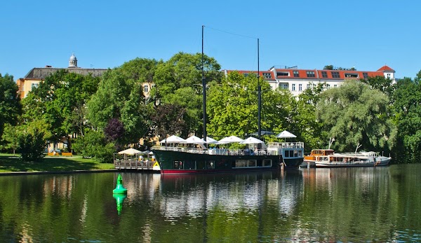 Van Loon Restaurant Boat and Shipping Company 4