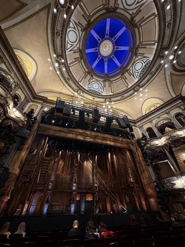 Victoria Palace Theatre 3
