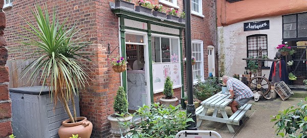 The Courtyard Café