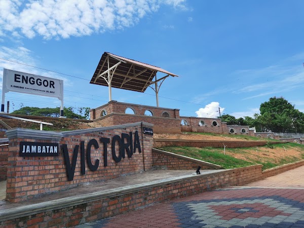 Victoria Bridge | Enggor • Karai 2