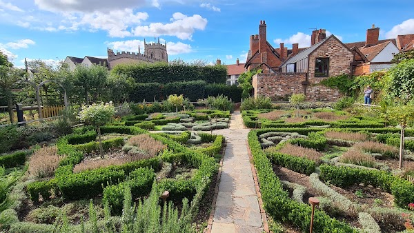 Shakespeare's New Place 4