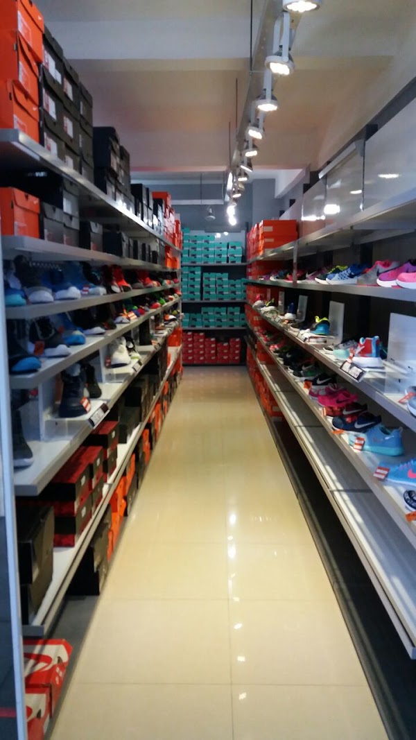 Nike Factory Store 5