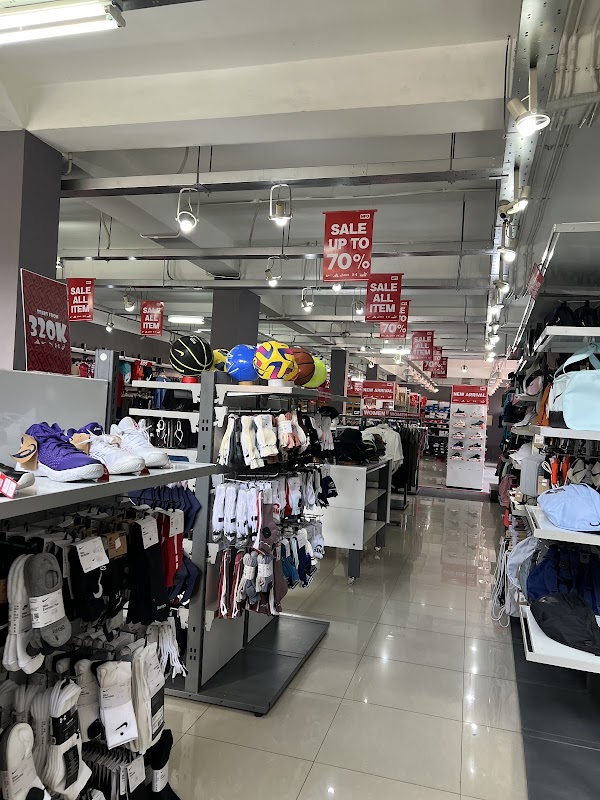 Nike Factory Store 4
