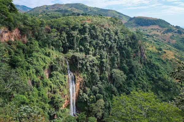Mantchewe Waterfalls (Chipopoma)
