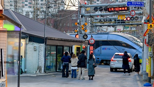 Baekbin Railroad Crossing (Drama ‘My Mister’ filming location) 2