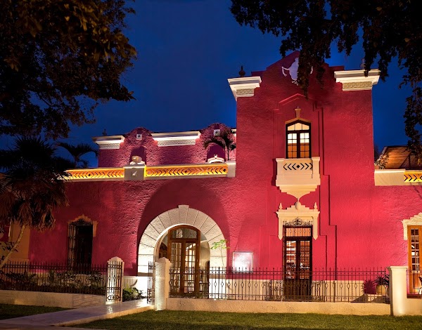 Rosas & Xocolate Boutique Hotel + SPA