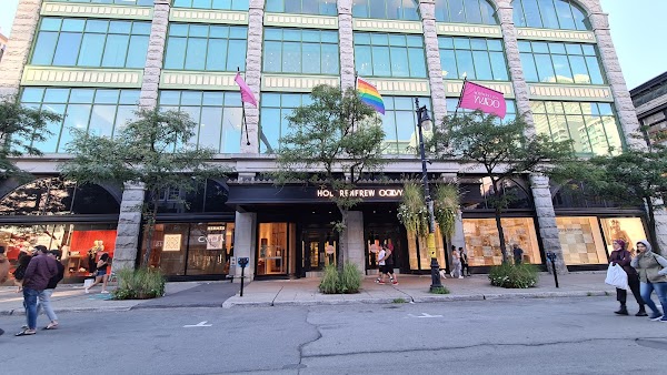 Holt Renfrew Ogilvy | Détaillant en mode designer, beauté et style de vie du Canada