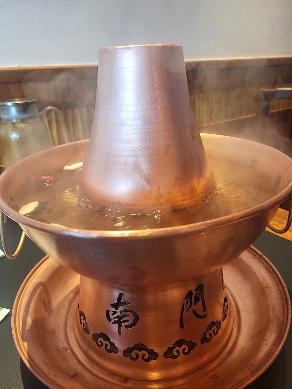 Hongyuan Nanmen Meat in Hot Pot 3