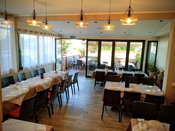 ΚΑΦΕ ΓΥΑΛΙ ΤΑΒΕΡΝΑ ΜΕΖΕΔΟΠΩΛΕΙΟ-CAFE YALI TAVERNA