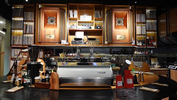 WING’S COFFEE & BAR 1