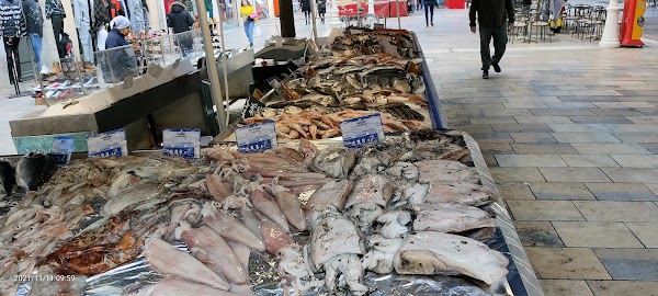 Le marché du cours Lafayette 3