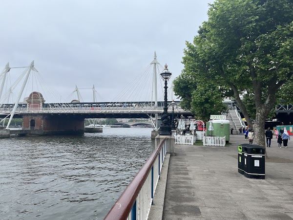 The Queen's Walk 5