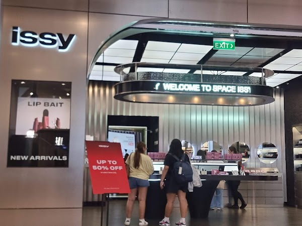 Space ISSY - One Ayala