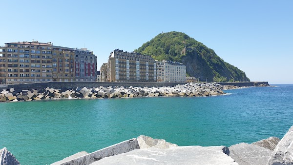 Zurriola beach 5