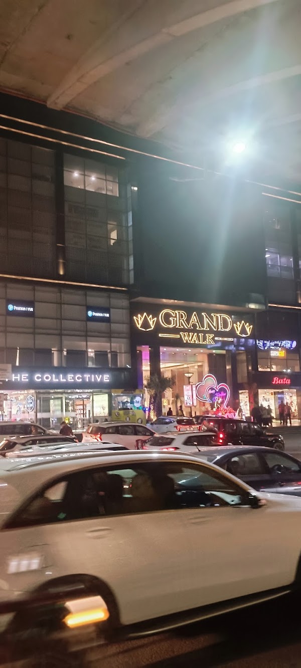 The Grand Walk 1
