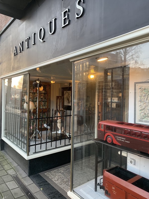 Nelis Antiques 1