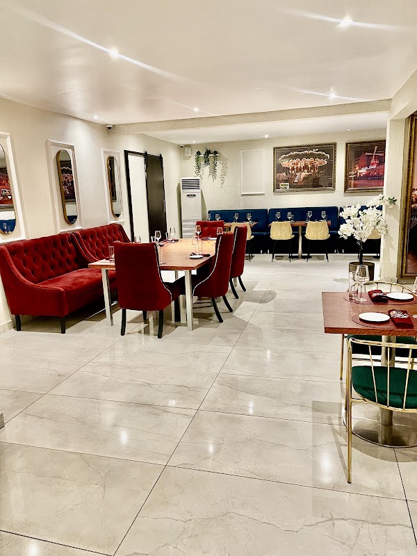 La Maison Restaurant 2