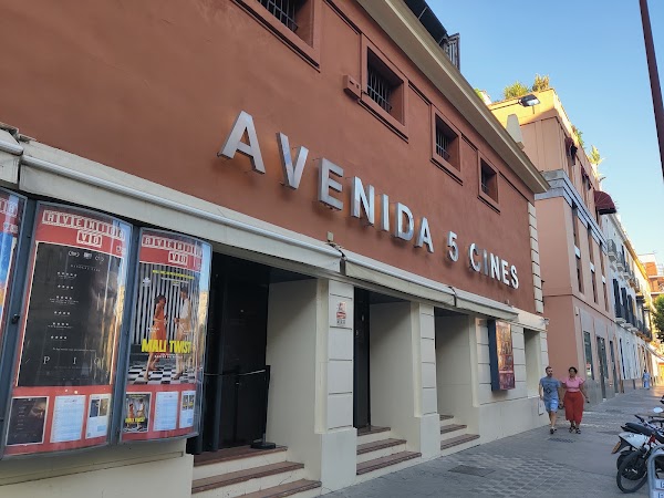 Avenida 5 Cines - Cines VOS - UCC