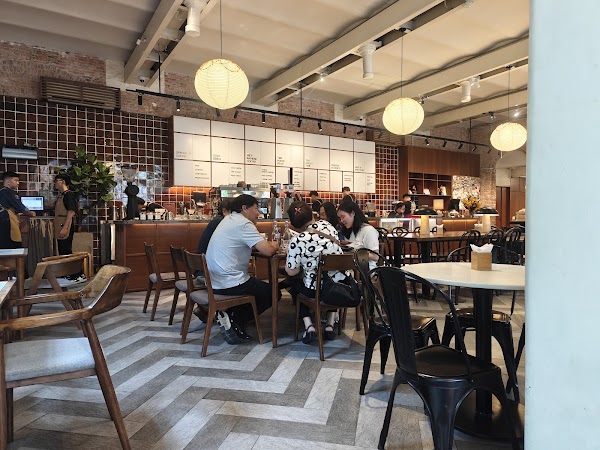 The Running Bean Hồ Tùng Mậu - Coffee and Brunch 5