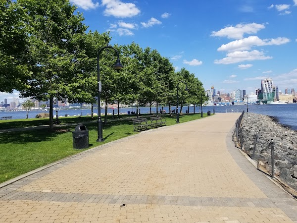 Maxwell Place Park 4