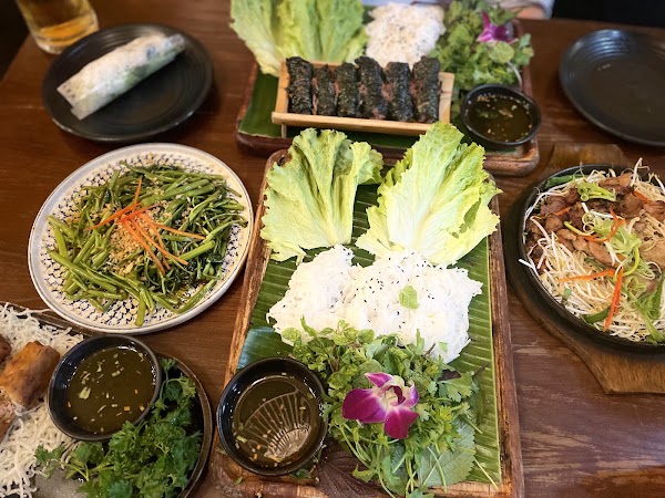 Tung's Restaurant - Vietnamese Cuisine & vegetarian Food 3