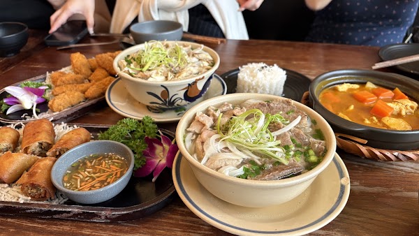 Tung's Restaurant - Vietnamese Cuisine & vegetarian Food 2