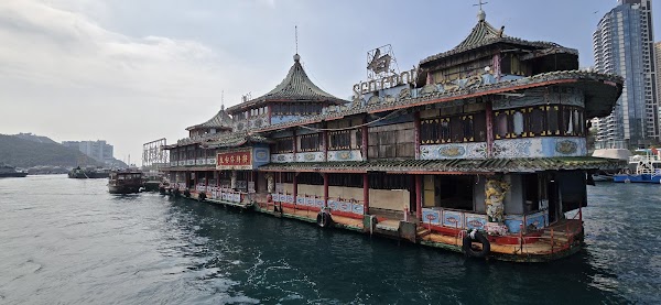 Aberdeen Harbour Floating Village 4