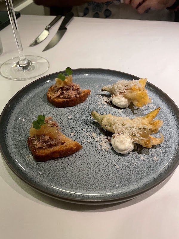 Sala Restaurant 4