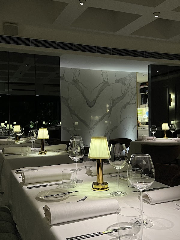 Sala Restaurant 3