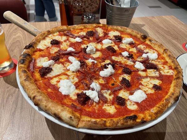Gordon Ramsay Street Pizza 3