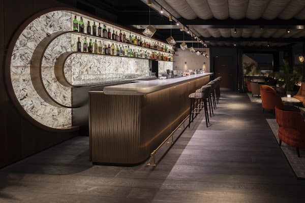 Charlie’s Rooftop Bar 4